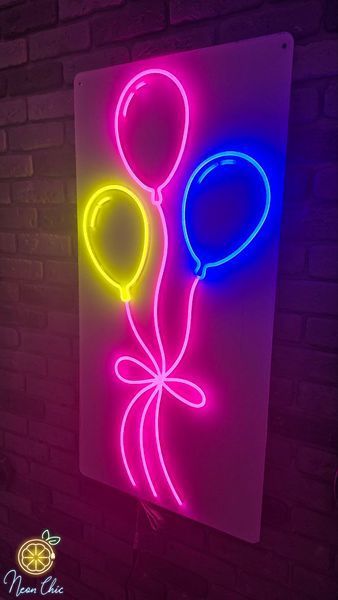 Неонова LED вивіска Повітряні кульки 50х100см кульки фото