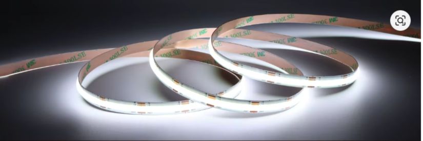 LED стрічка з холодним білим світлом для робочого місця